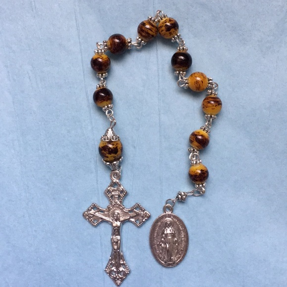 New Tiger Eye Pocket Rosary - Picture 5 of 7